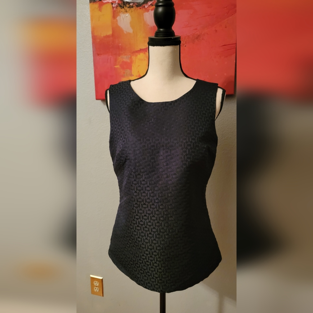 Chic Banana Republic sleeveless blouse